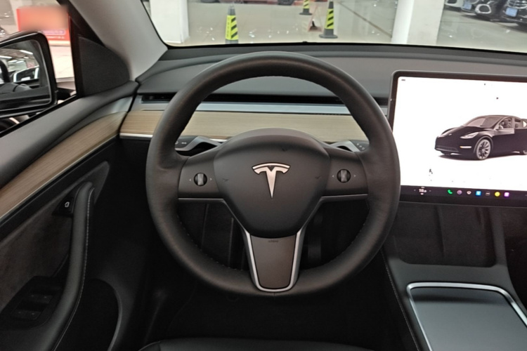 Tesla Model Y 2022 #11 Tesla Model Y 2022 car image #11