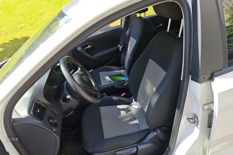 Volkswagen Polo 2019 car image #17