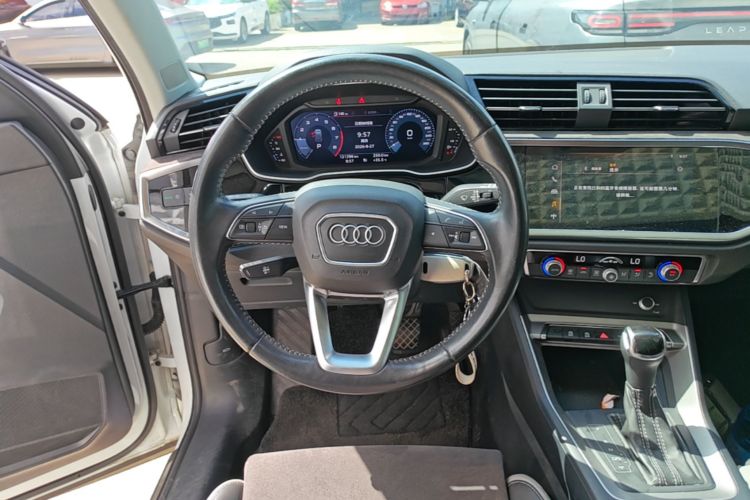 Audi Q3 2020 #11 Audi Q3 2020 car image #11