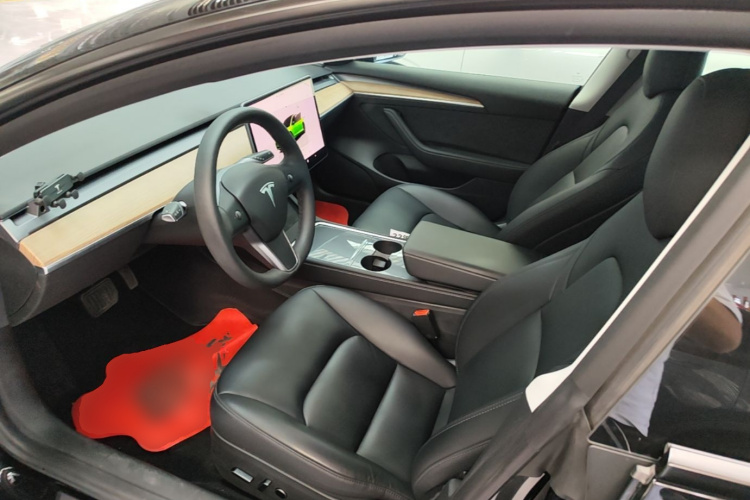 Tesla Model 3 2022 car image #12