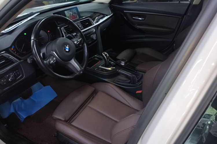 BMW 3 Series 2019 #15 BMW 3 Series 2019 car image #15