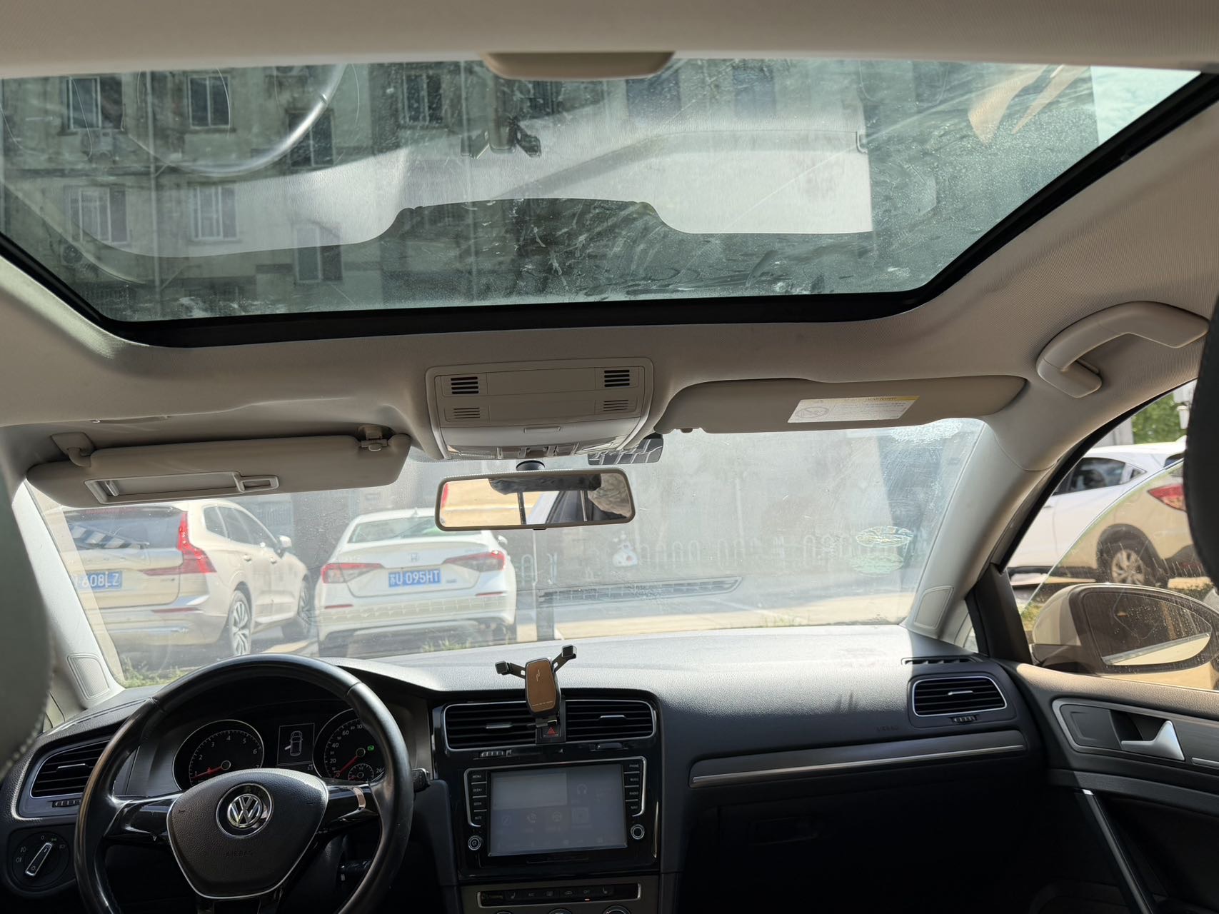 Volkswagen Golf 2015 car image #12