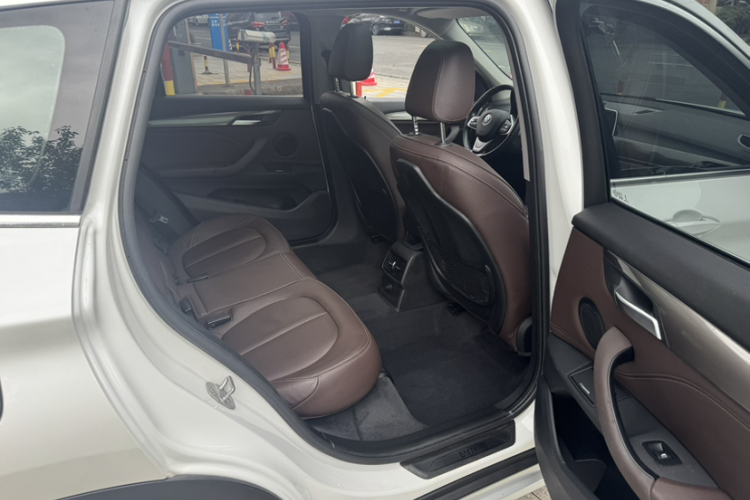 BMW X1 2018 #15 BMW X1 2018 car image #15