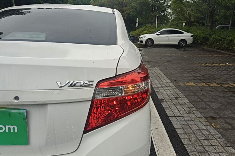 Toyota Vios 2015 car image #8