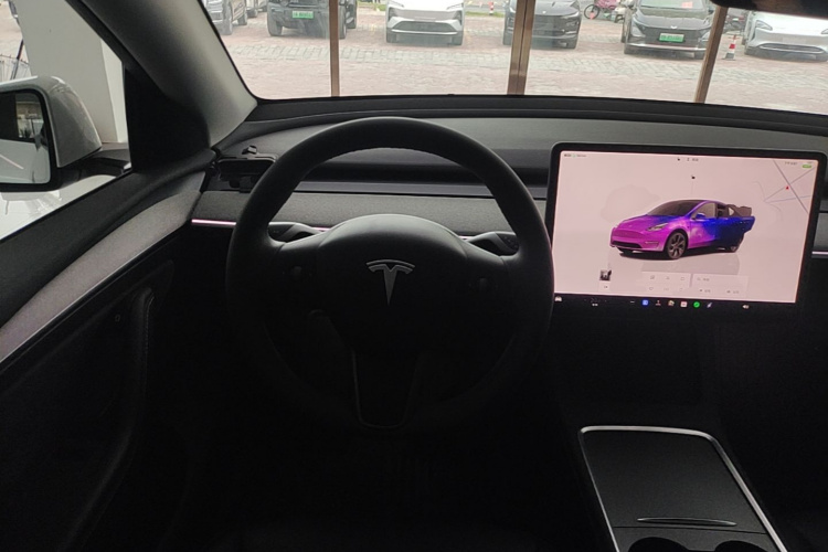 Tesla Model Y 2024 #11 Tesla Model Y 2024 car image #11