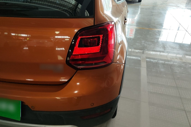 Volkswagen Polo 2017 car image #8