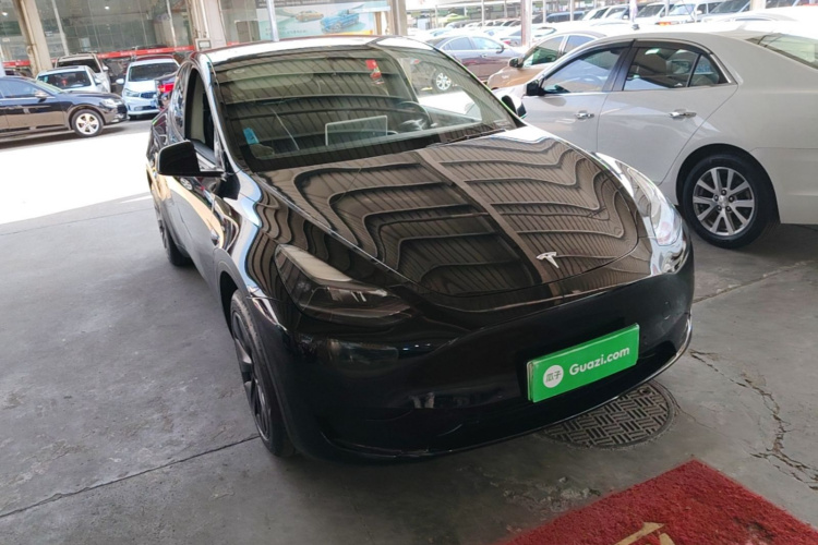 Tesla Model Y 2023 #4 Tesla Model Y 2023 car image #4
