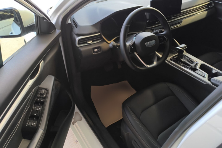 GEELY Emgrand 2025 car image #12