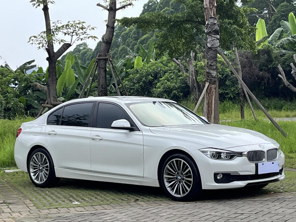 BMW 3 Series 2019 #3 BMW 3 Series 2019 car image #3
