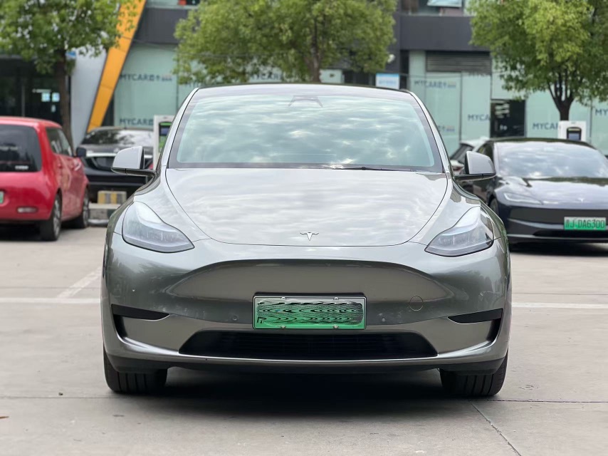 Tesla Model Y 2023 #2 Tesla Model Y 2023 car image #2