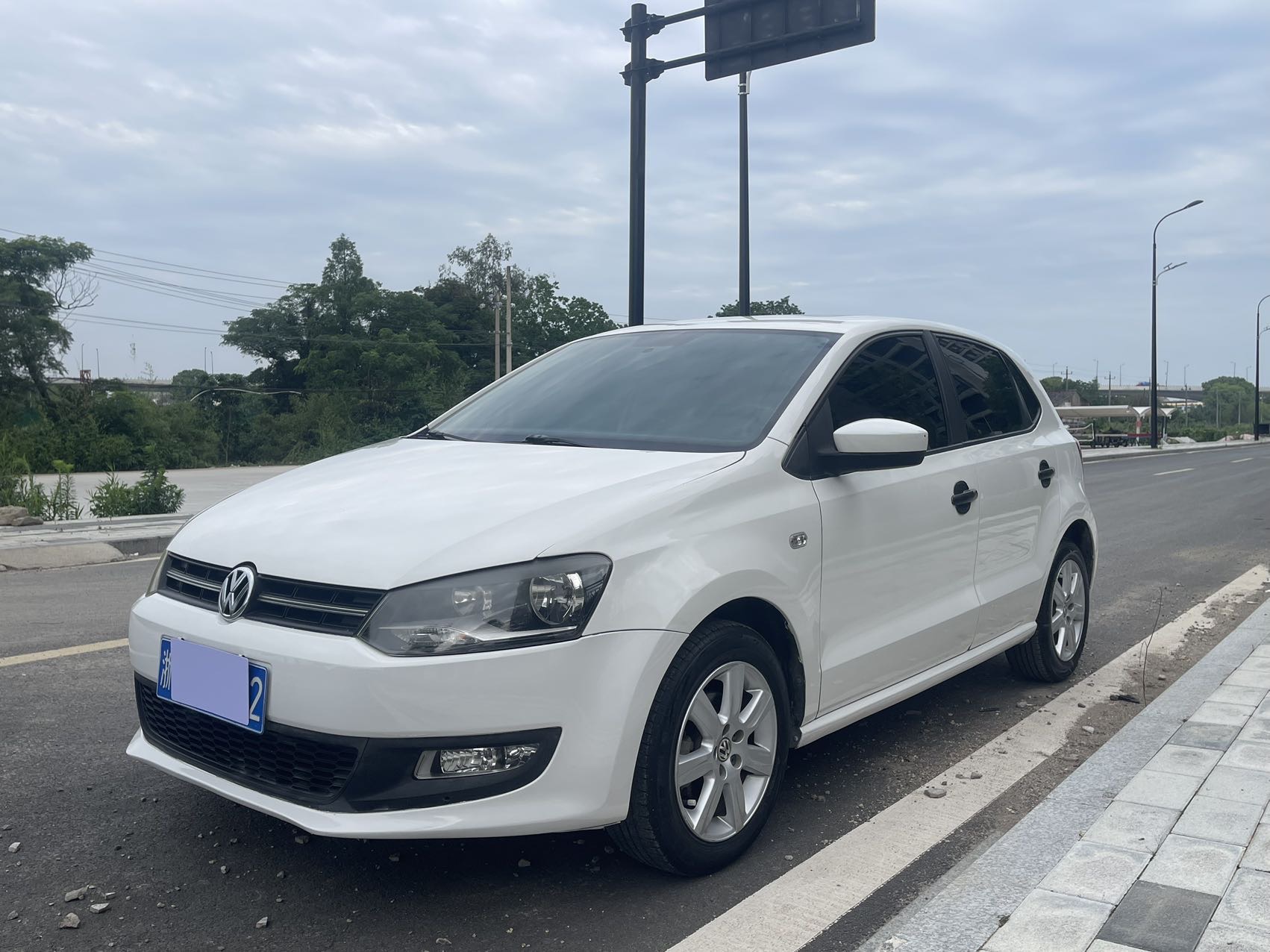 Volkswagen Polo 2014 Volkswagen Polo 2014 car image