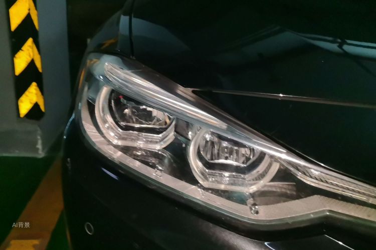 BMW 3 Series 2018 car image #8