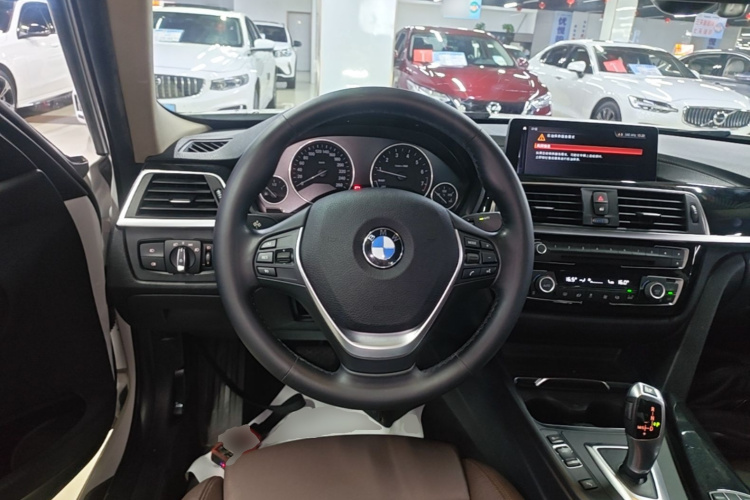 BMW 3 Series 2019 #11 BMW 3 Series 2019 car image #11