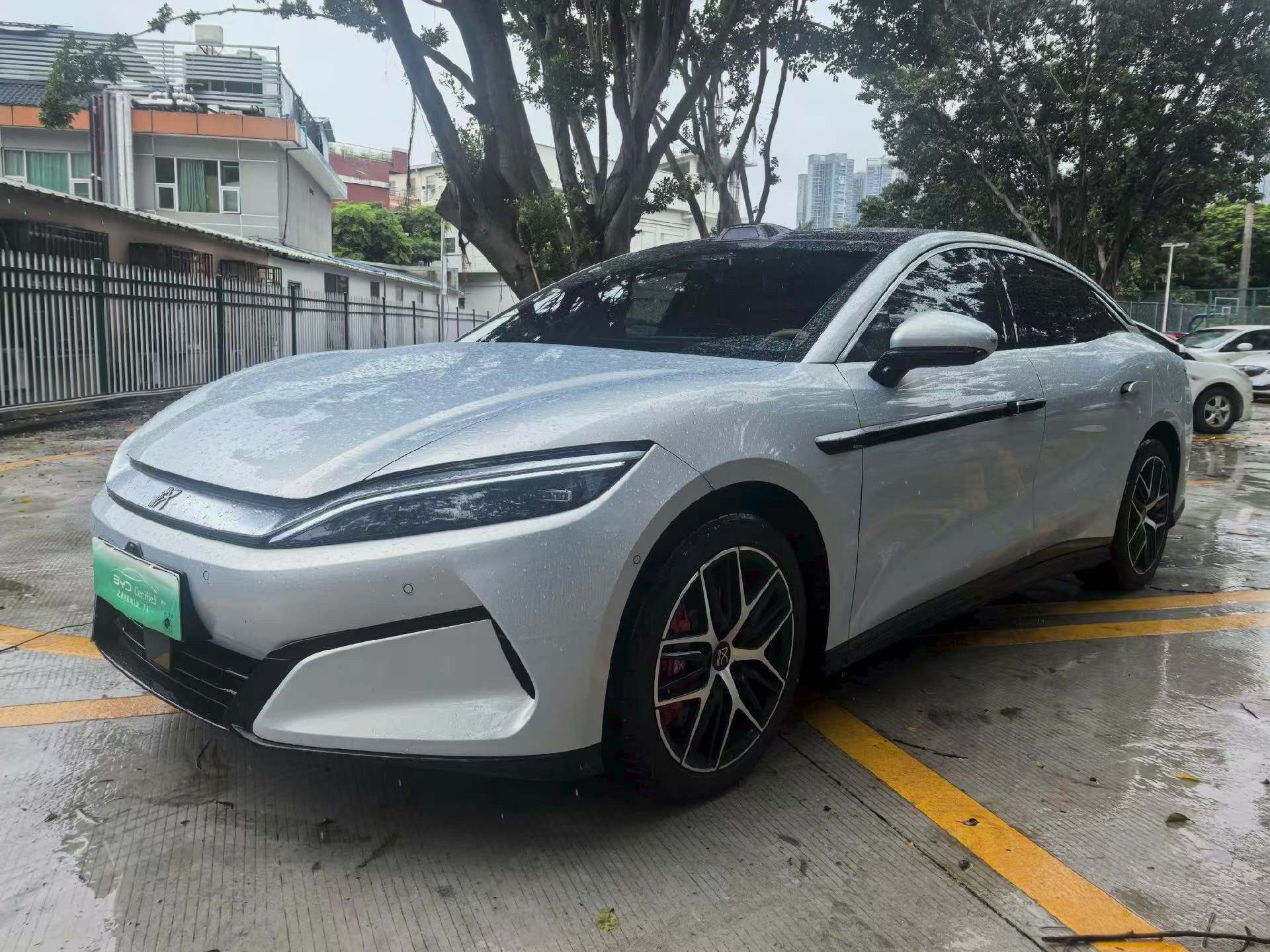 BYD HanL 2025 BYD HanL 2025 car image