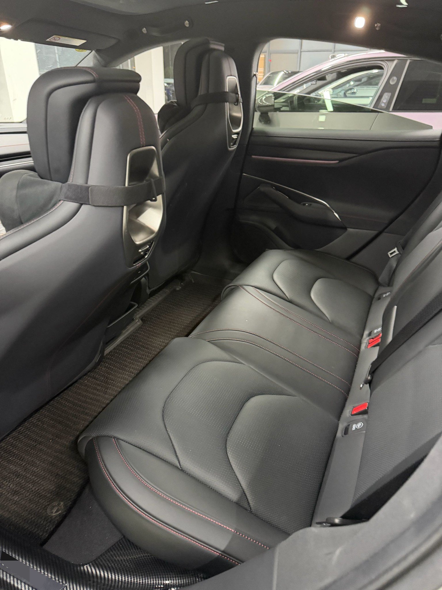 MI SU7 2024 imagen de coche #3
