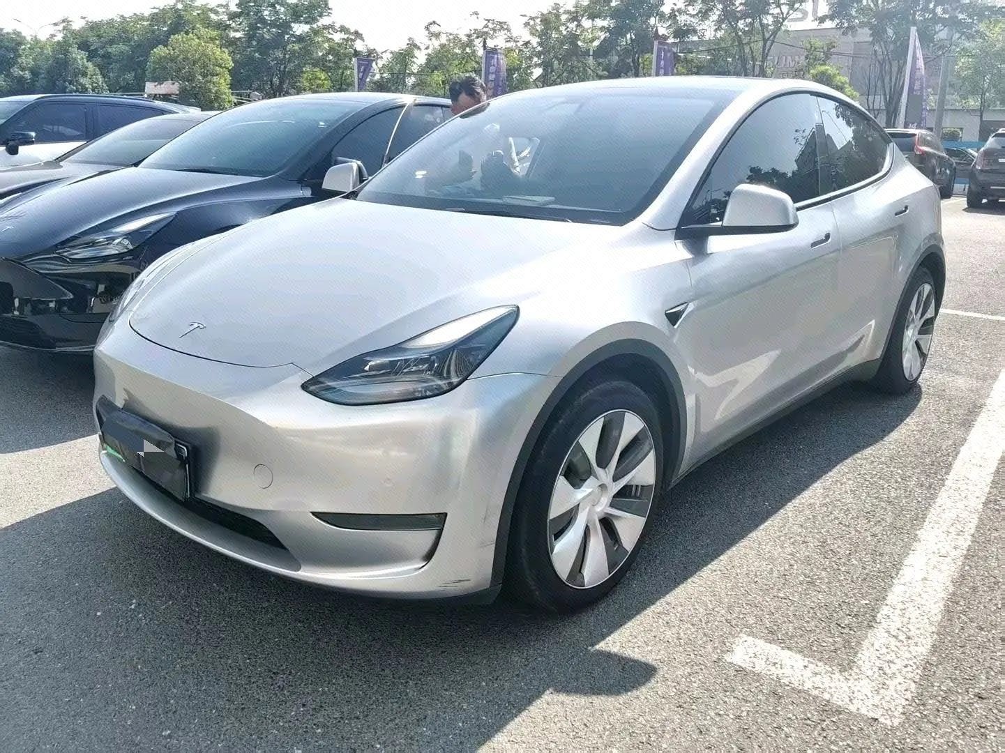 Tesla Model Y 2023 Tesla Model Y 2023 car image