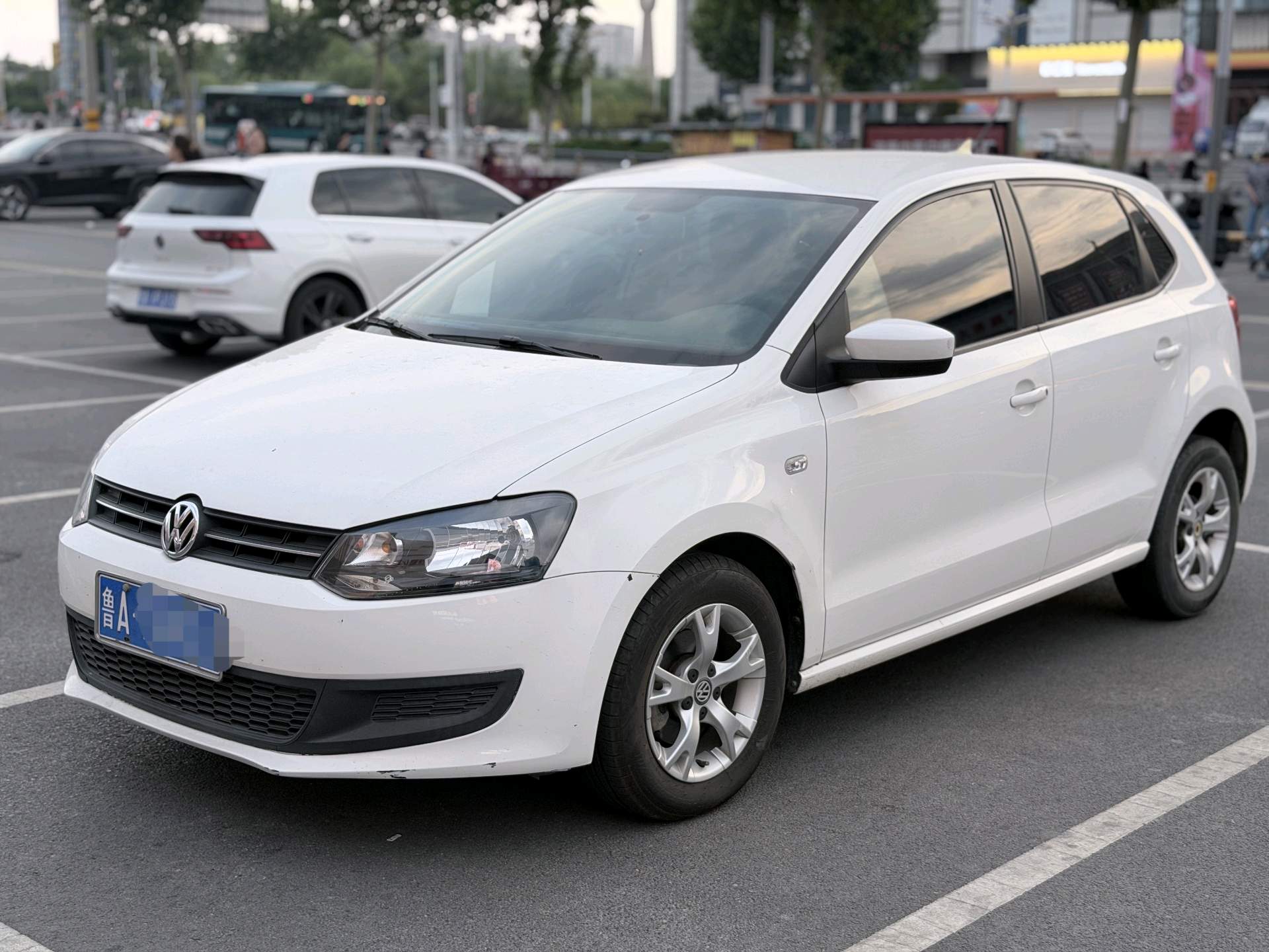 Volkswagen Polo 2013 Volkswagen Polo 2013 car image