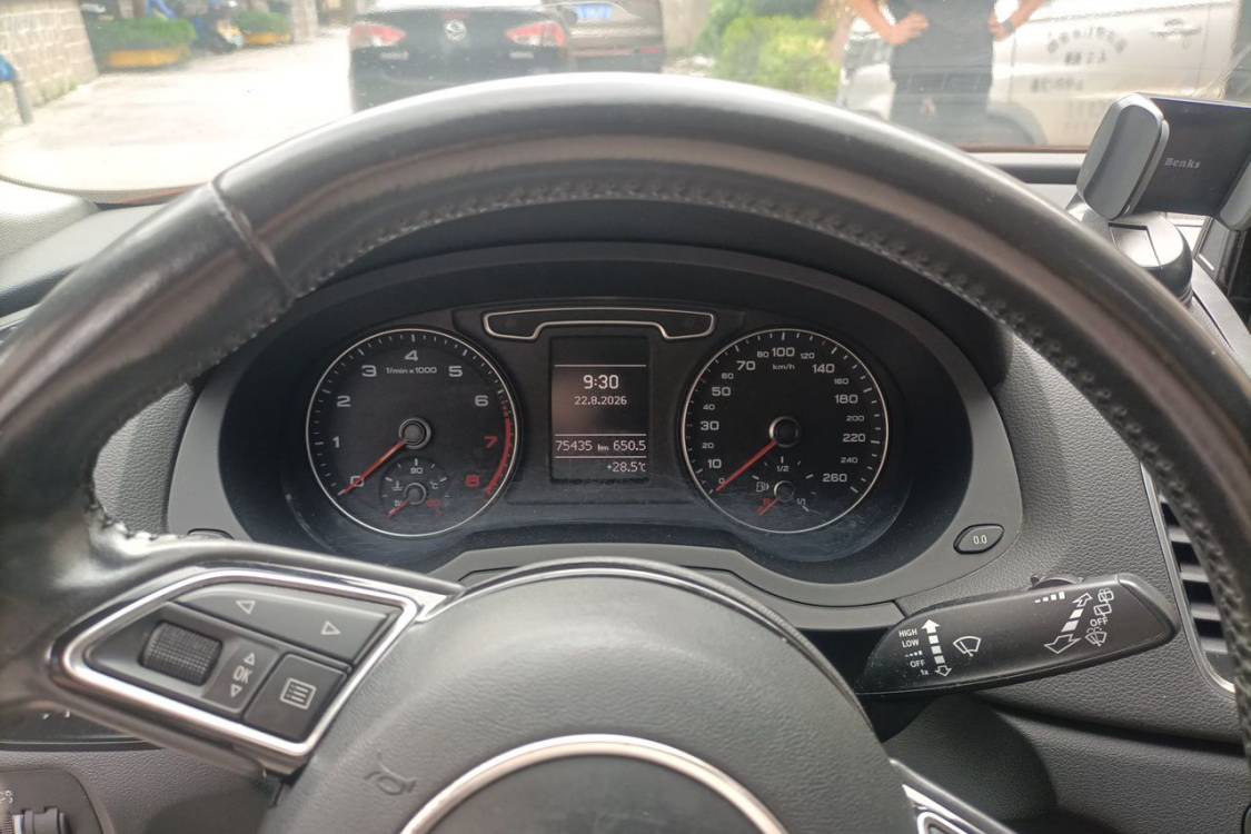 Audi Q3 2015 #24 Audi Q3 2015 car image #24
