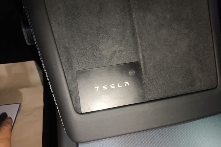 Tesla Model 3 2025 car image #9