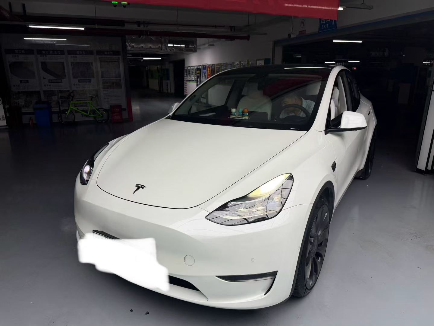 Tesla Model Y 2022 immagine di auto 