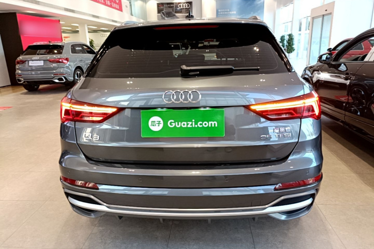 Audi Q3 2020 car image #4