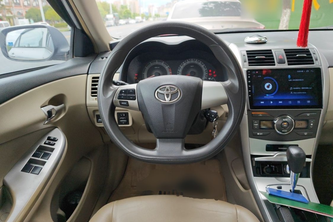 Toyota Corolla 2013 #24 Toyota Corolla 2013 car image #24