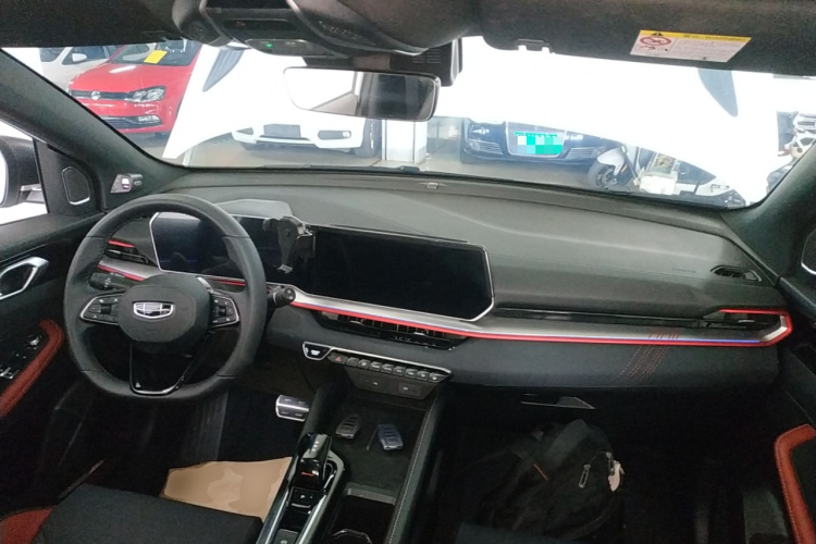 GEELY Coolray 2023 immagine di auto #11