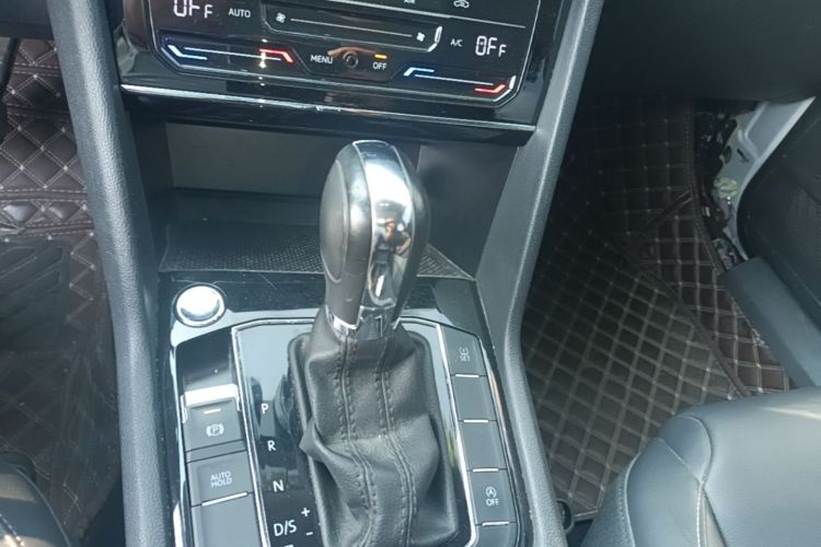 Volkswagen Tharu 2021 immagine di auto #17