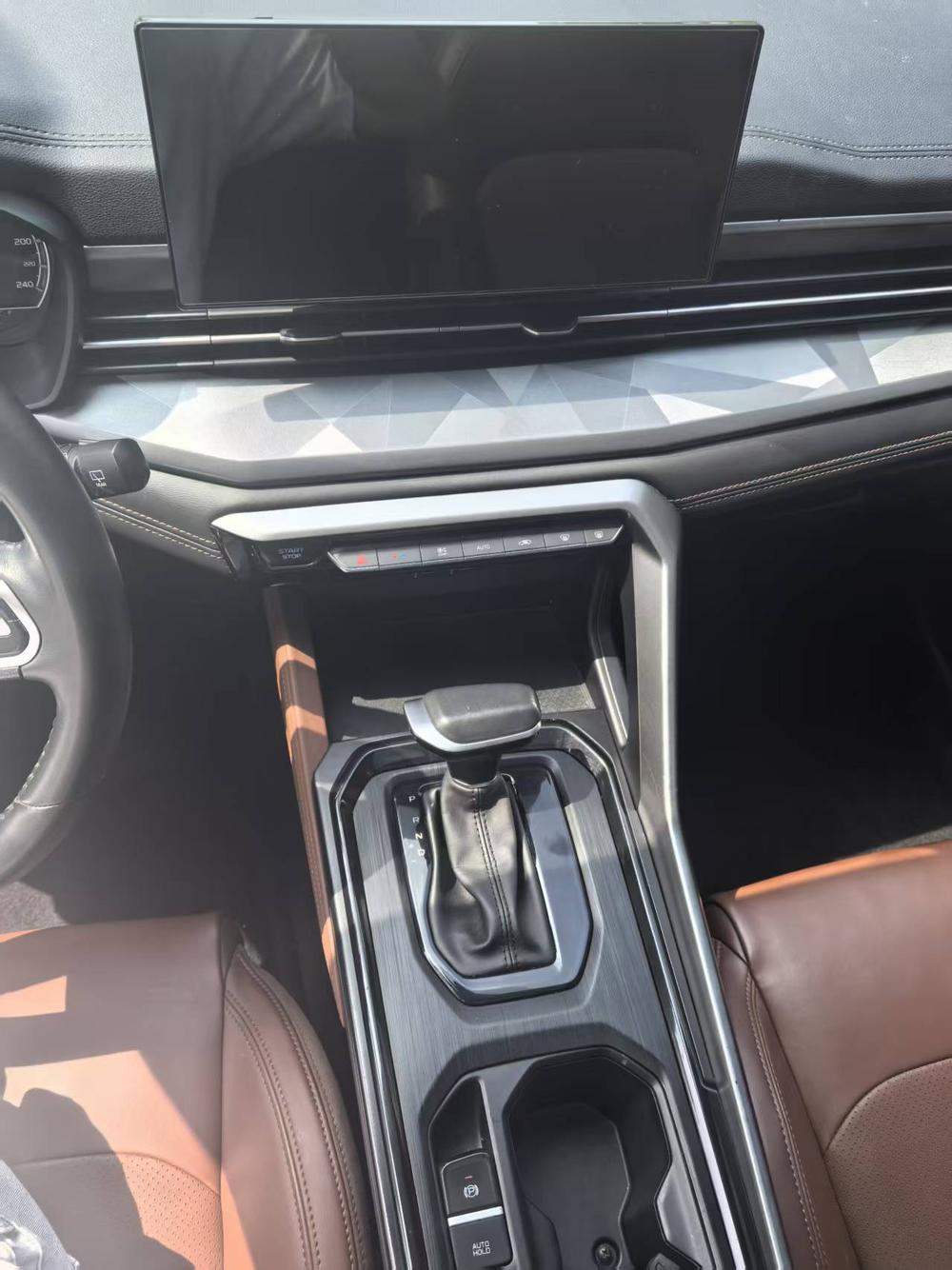 GEELY Vision X6 2022 car image #9