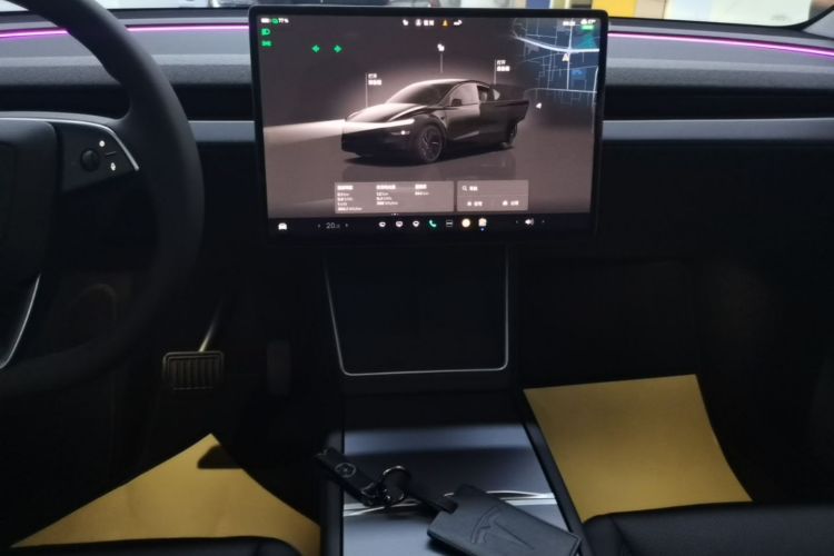 Tesla Model Y 2025 #13 Tesla Model Y 2025 car image #13