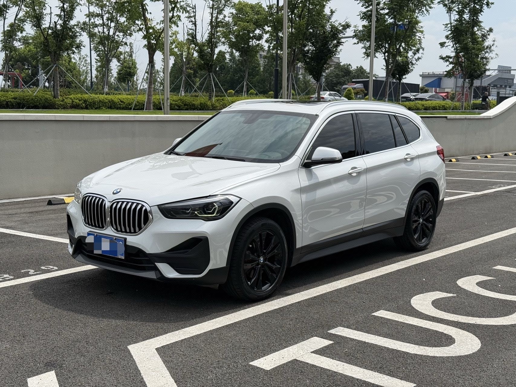 BMW X1 2021 car image 