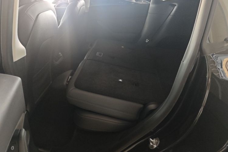 Tesla Model Y 2021 #17 Tesla Model Y 2021 car image #17