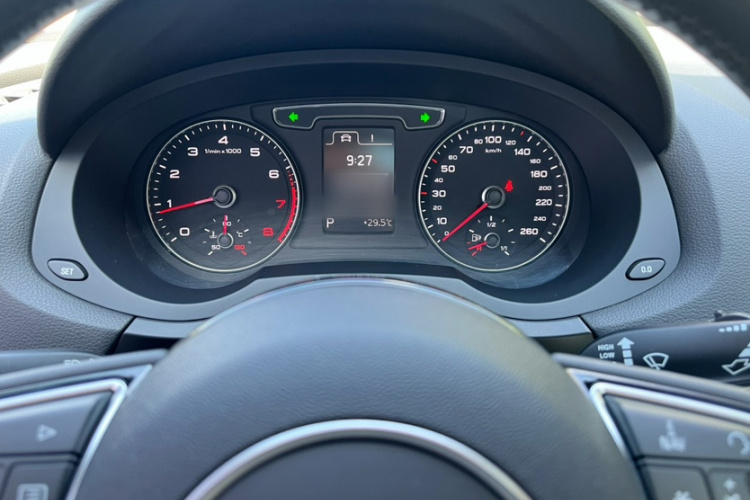 Audi Q3 2018 #19 Audi Q3 2018 car image #19