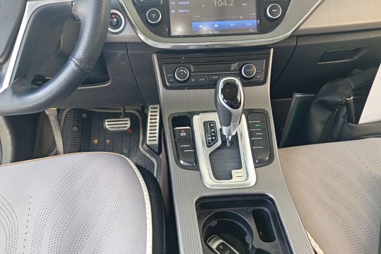 GEELY Emgrand GS 2016 car image #14