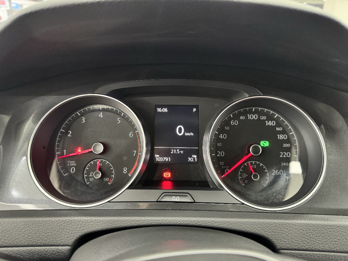 Volkswagen Golf 2017 car image #5