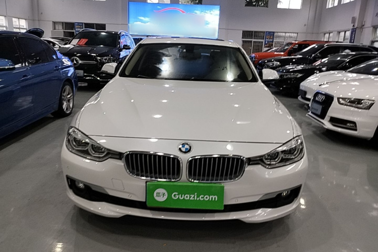BMW 3 Series 2018 car image #3
