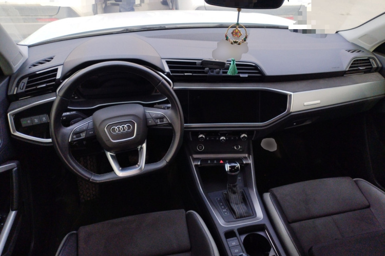 Audi Q3 2023 #12 Audi Q3 2023 car image #12