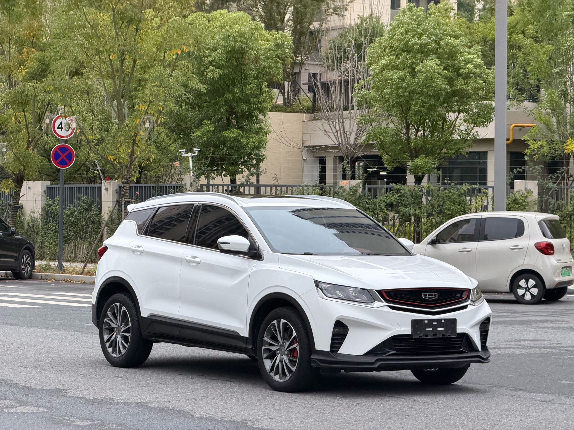 GEELY Coolray 2021 #3 GEELY Coolray 2021 car image #3