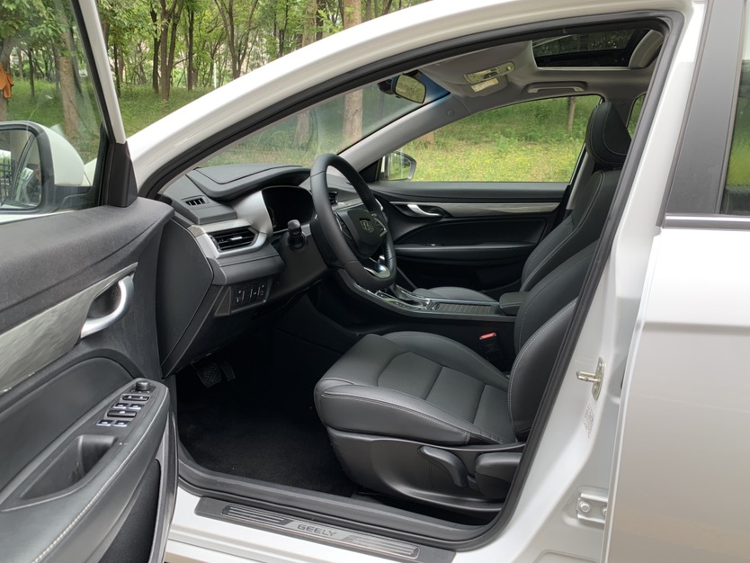 GEELY Emgrand 2019 car image #7