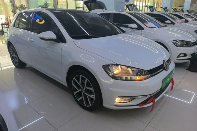 Volkswagen Golf 2018 car image #4