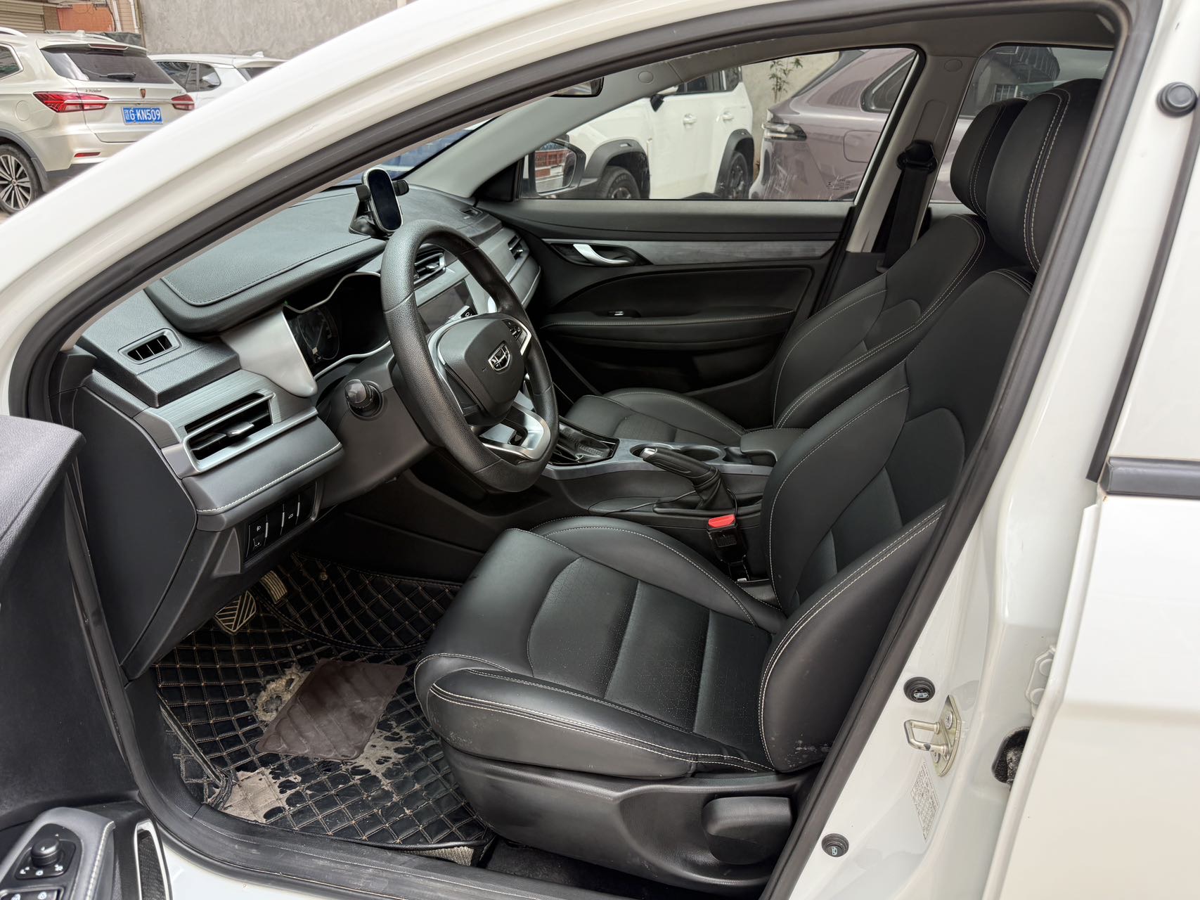 GEELY Emgrand 2022 #4 GEELY Emgrand 2022 car image #4