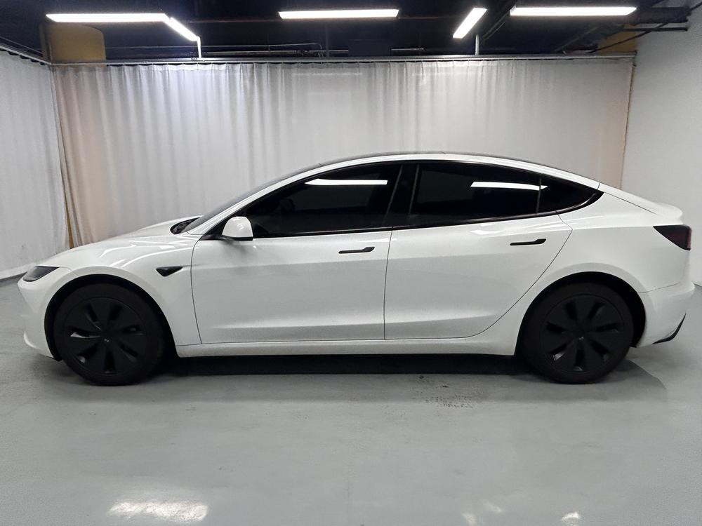 Tesla Model 3 2025 car image #4