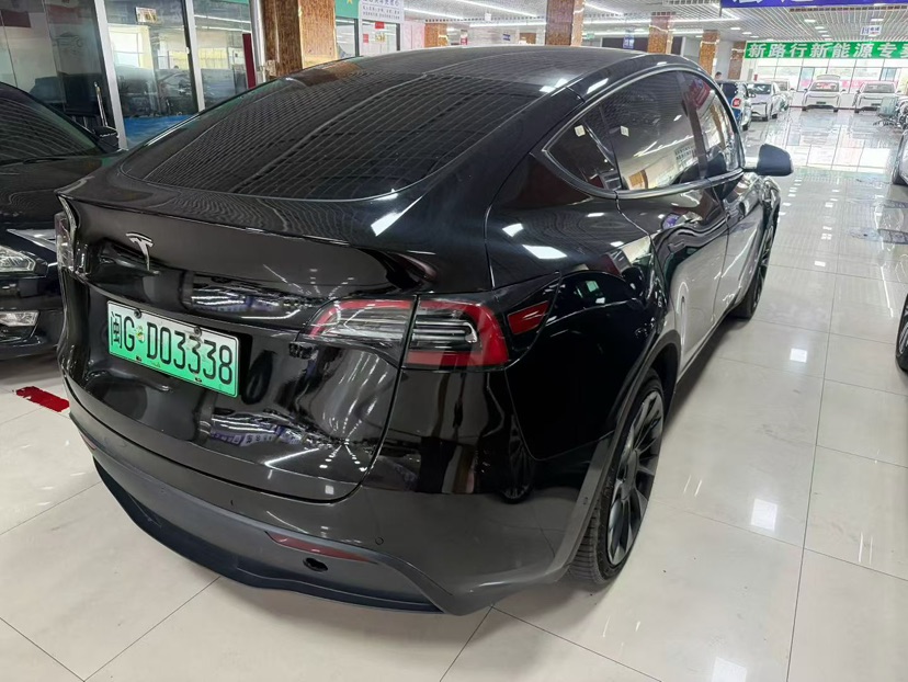 Tesla Model Y 2021 #8 Tesla Model Y 2021 car image #8