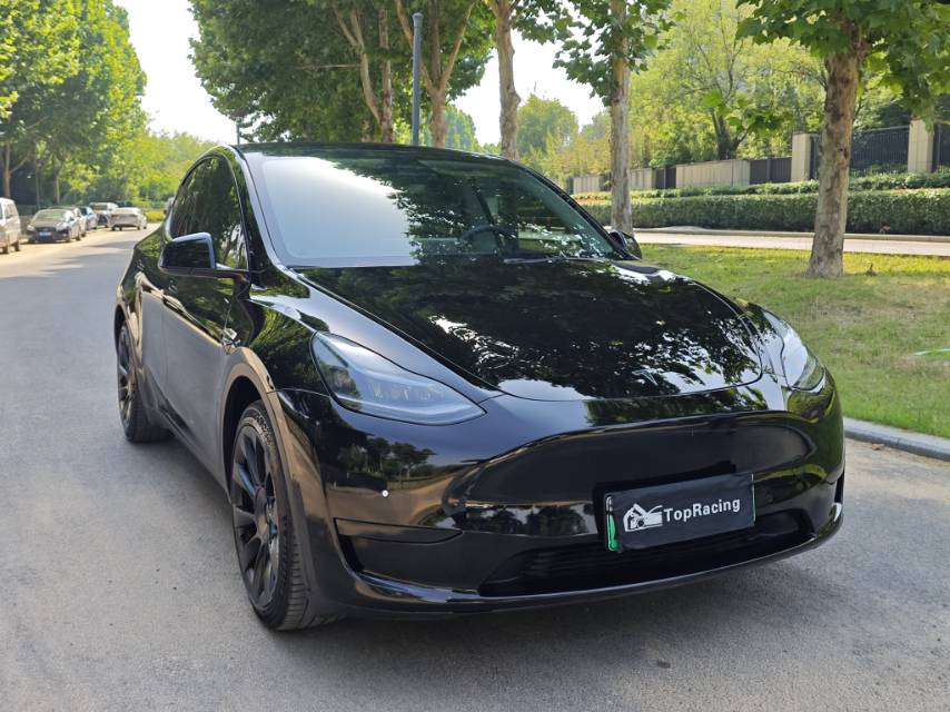 Tesla Model Y 2023 car image #3