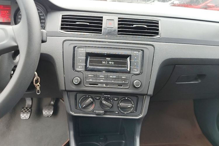 Volkswagen Santana 2017 #13 Volkswagen Santana 2017 car image #13