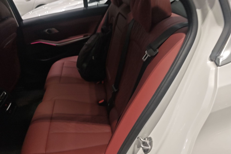 BMW 3 Series 2025 #19 BMW 3 Series 2025 car image #19