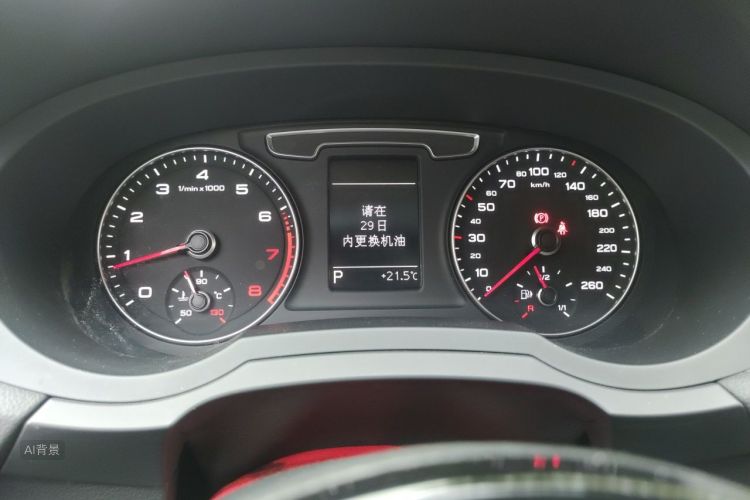 Audi Q3 2017 car image #13