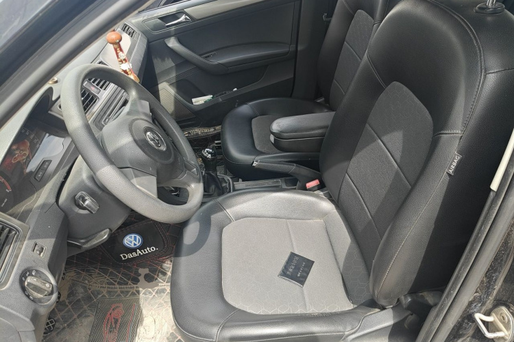 Volkswagen Santana 2015 car image #15