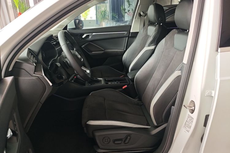 Audi Q3 2019 #15 Audi Q3 2019 car image #15