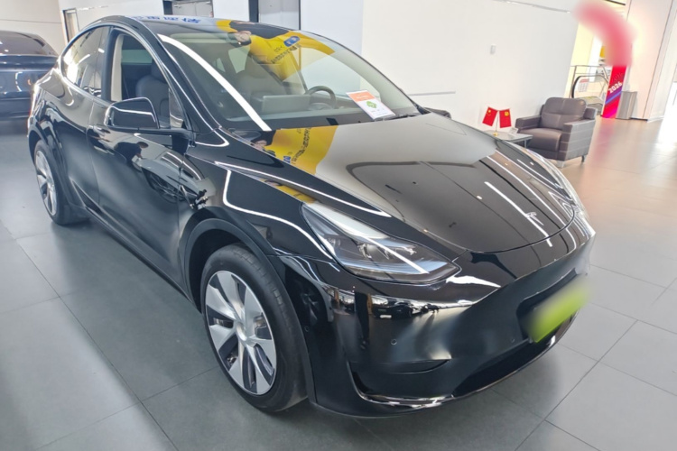 Tesla Model Y 2023 #4 Tesla Model Y 2023 car image #4